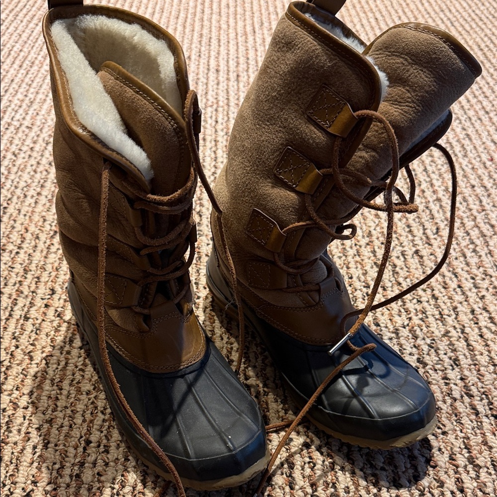 Tory Burch Brown and Black Winter Duck Boots, size 8